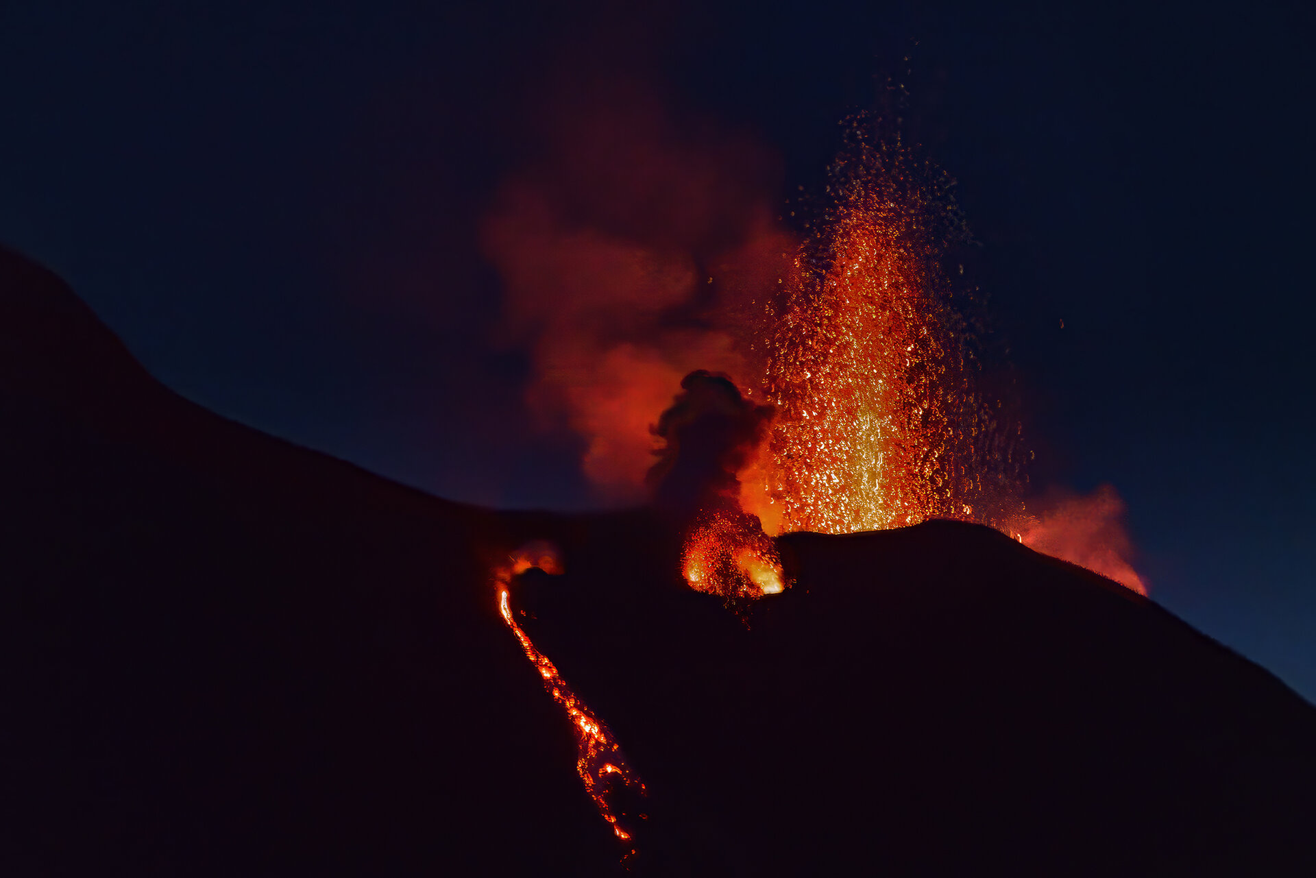 Fotospot Sciara del Fuoco from Ship