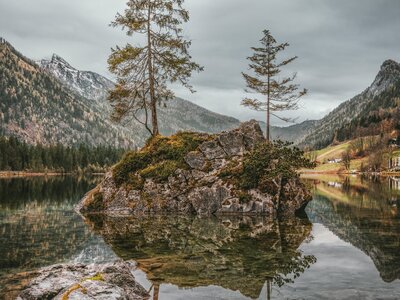 Hintersee: brown islet