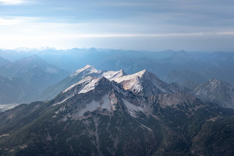 The smaller mountain in the front is the Daniel. What a lovely name :)
Right beside it is the Plattberg. Both are located in Tirol in Austria right at the border to Germany.
