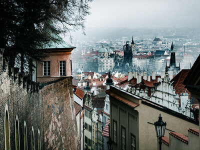 Über der Prager Altstadt