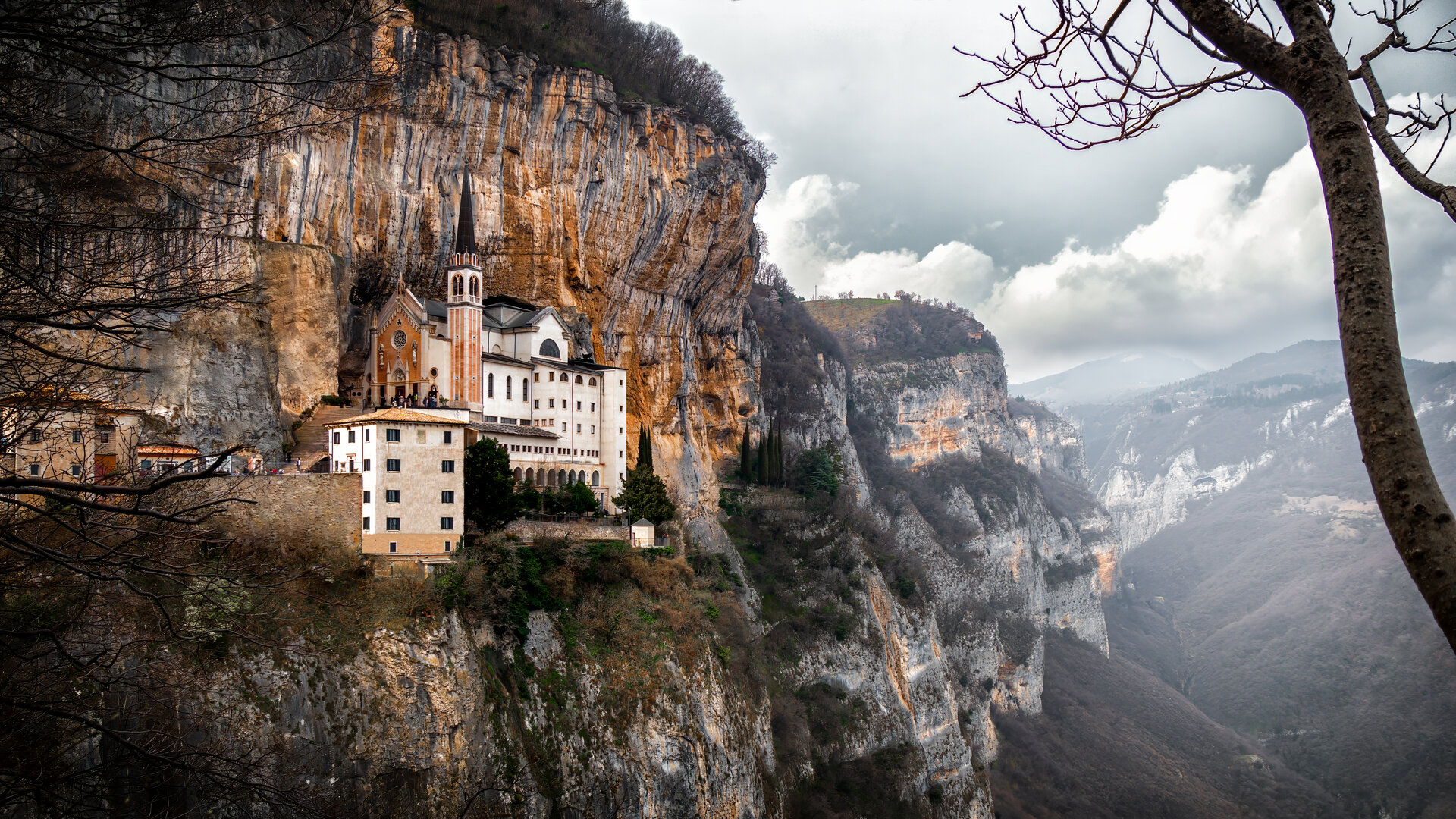 Madonna della Corona