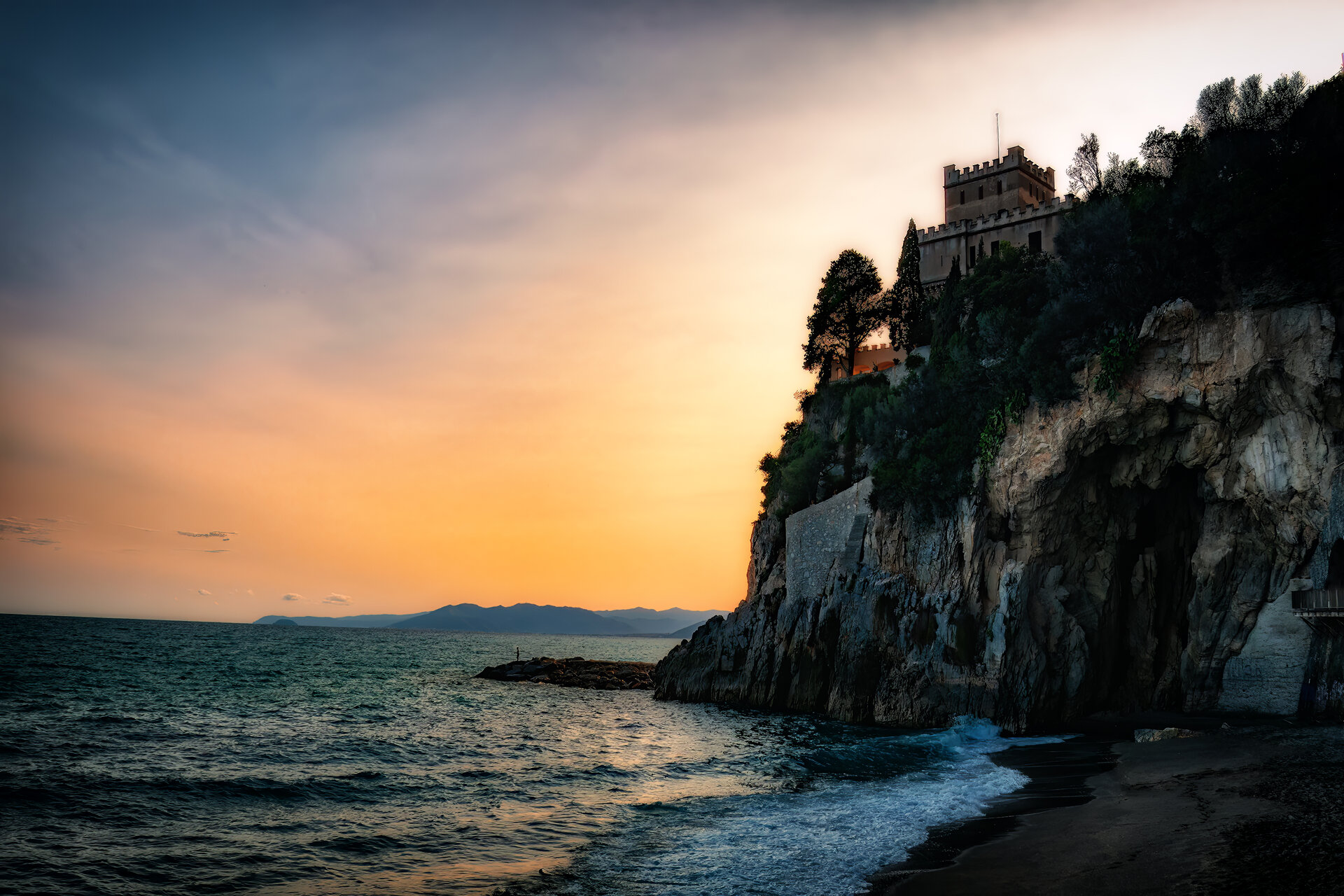 Fotospot Spiaggia del Castelletto Finale Ligure: Finale....