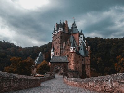 Burg Eltz: architectural photography of brown and gray castle
