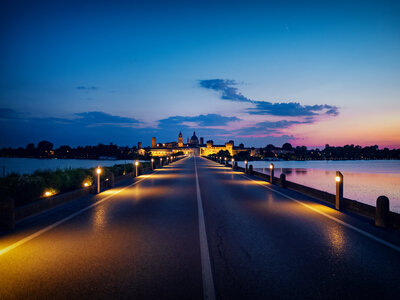 Panorama Mantova: Brücke zur Stadt