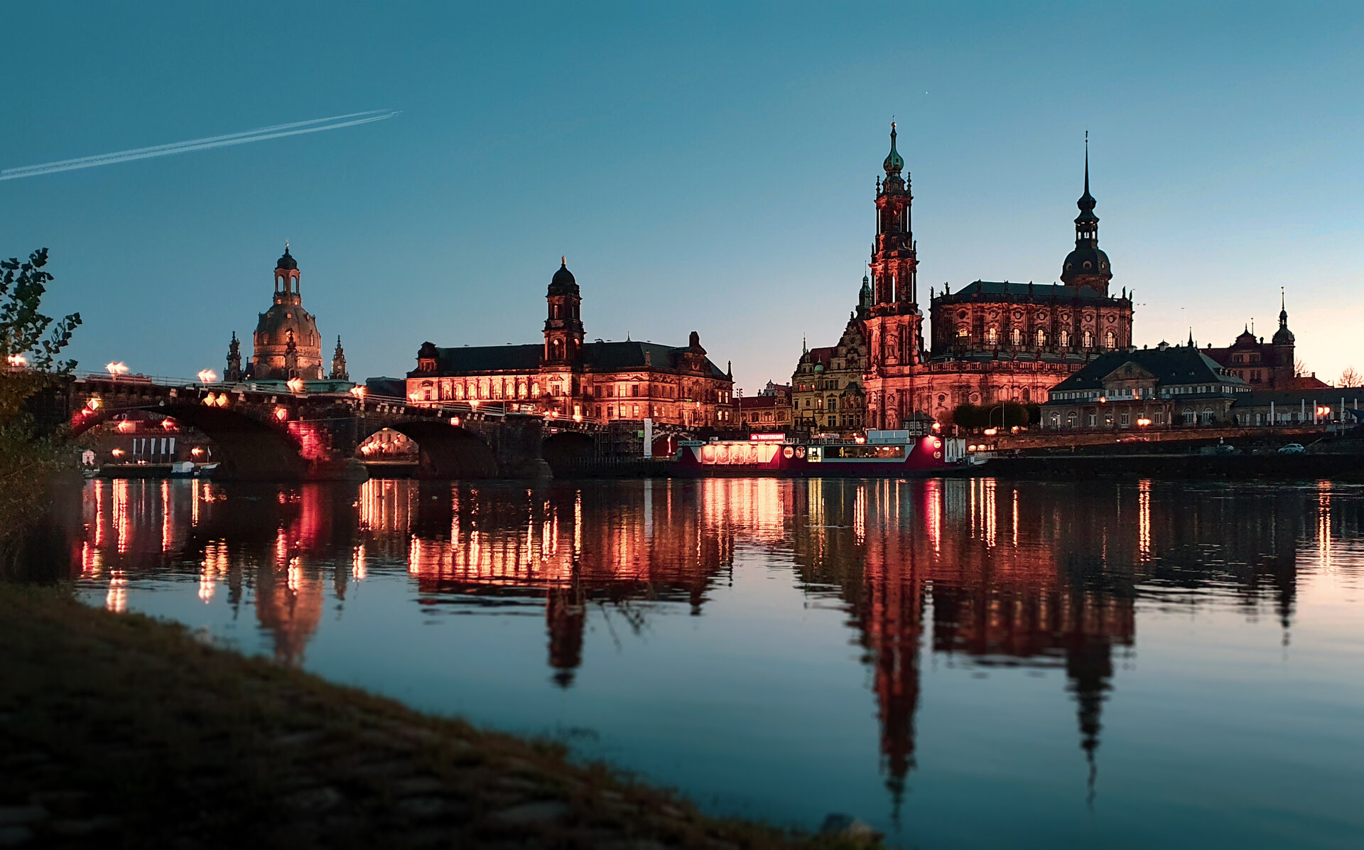 Fotospot Canalettoblick Dresden: Canalettoblick bei Nacht