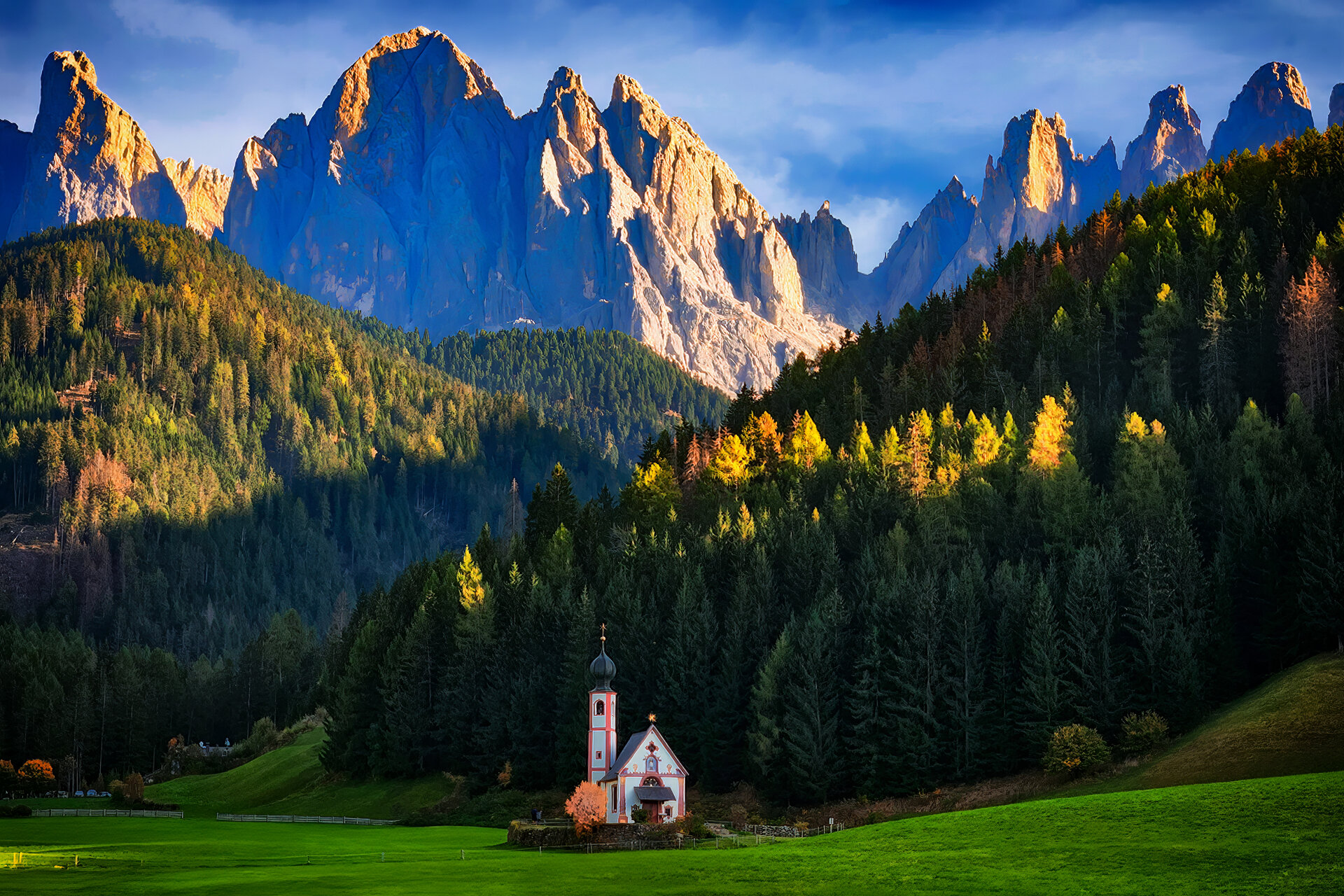Ranui Kirche vor der Geislergruppe
