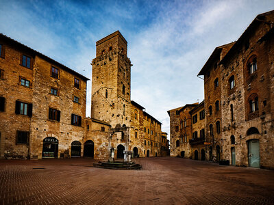 Piazza della Cisterna: Dreiecksplatz